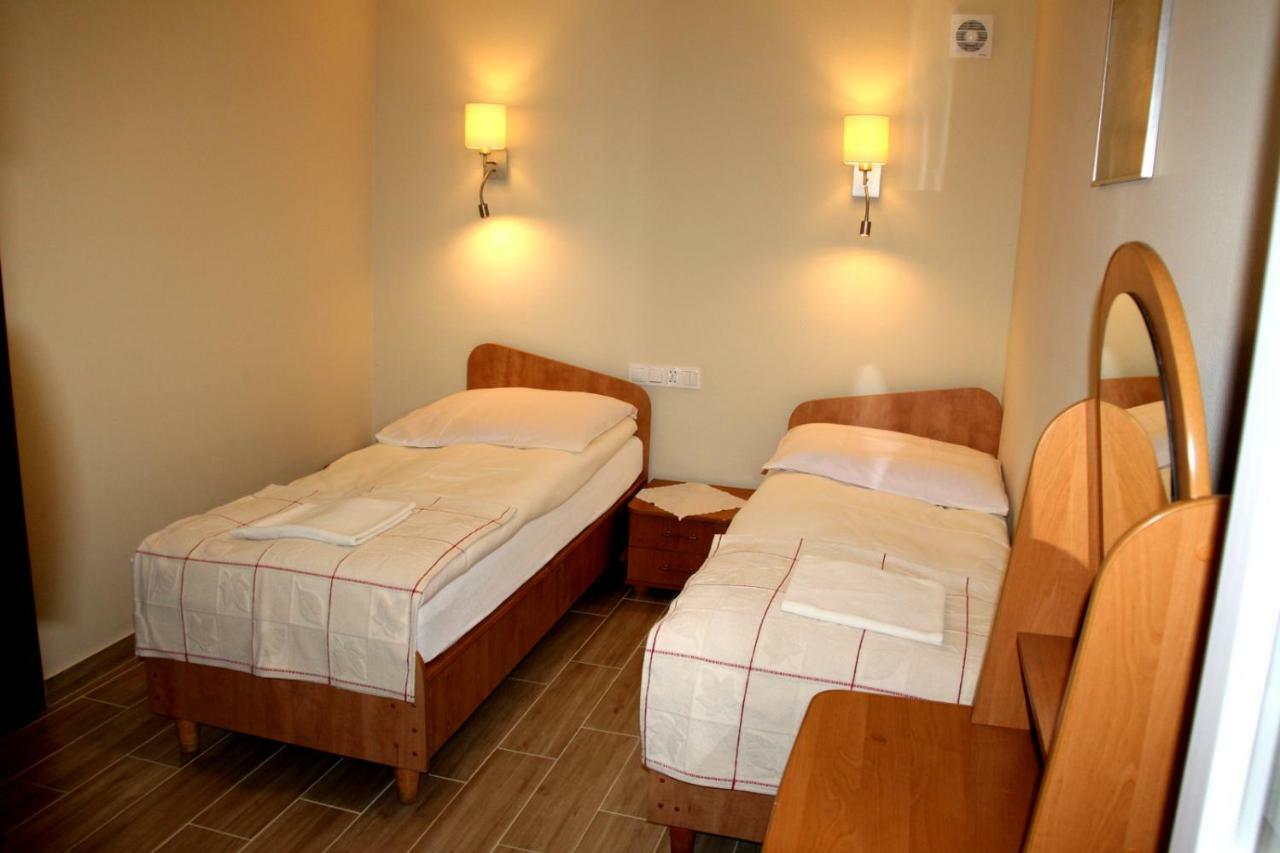 Hotel Zielony & Ow Borowik & Pensjonat Manhattan - Centrum Rekreacji I Wypoczynku Gastrotur 투라바 외부 사진